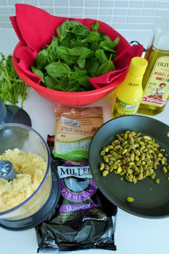MissFoodFairy's Basil&pistachio pesto ingredients